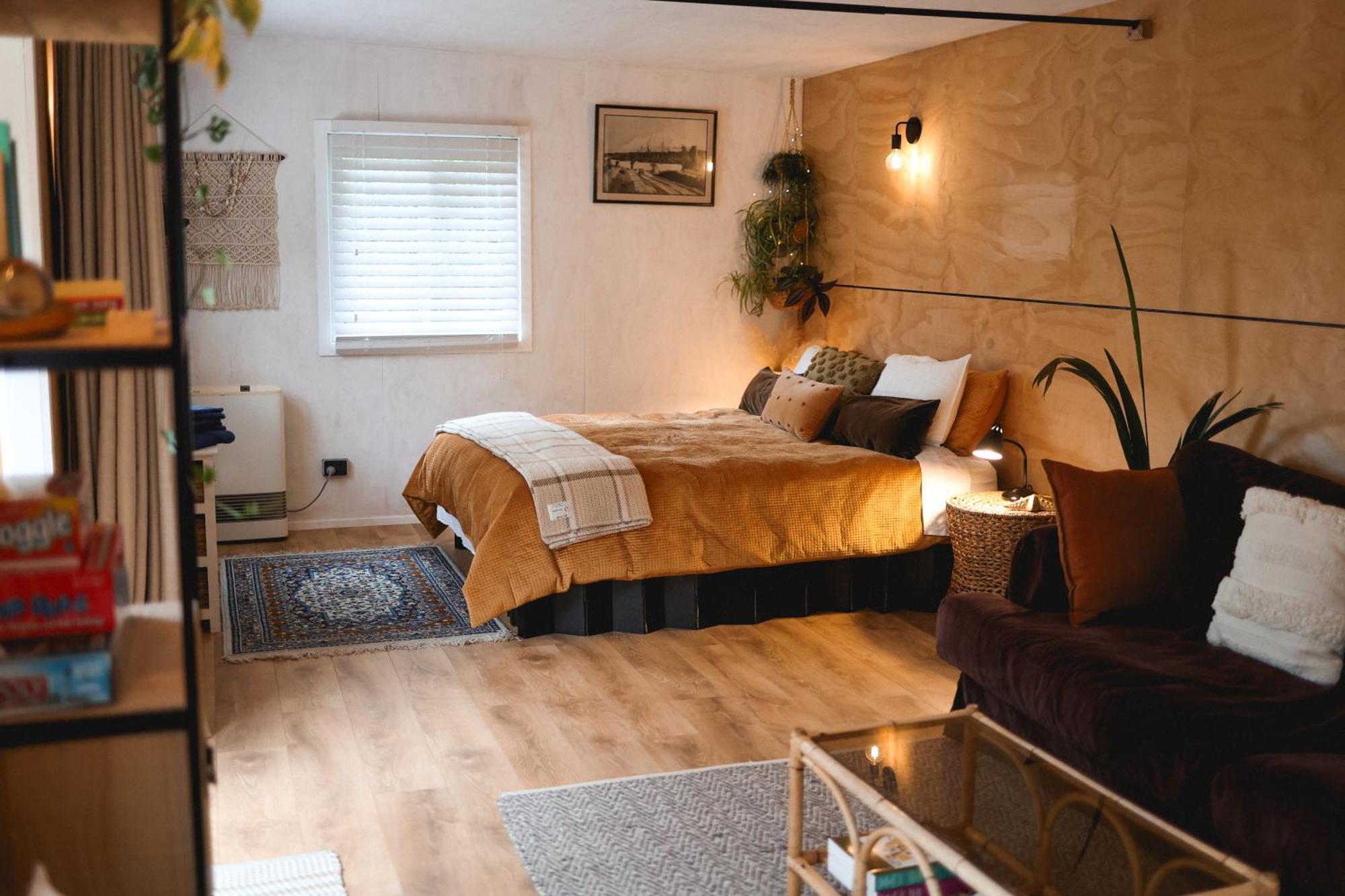 Kaitake Kabana - Unique, Off-Grid, Studio Retreat Oakura 외부 사진